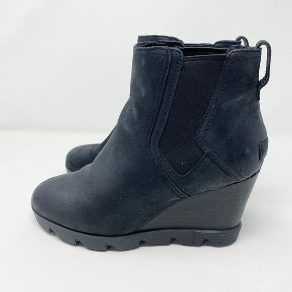 Sorel Black Suede Joan Uptown Chelsea Wedge Boot Pull On Women's Size 8 EUC - Picture 2 of 9